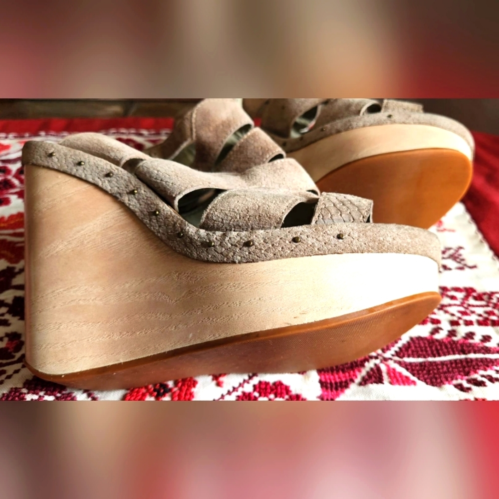 Suede MAX STUDIO Platforms